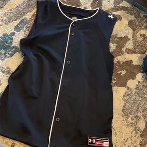 New boys under amour jersey sz medium